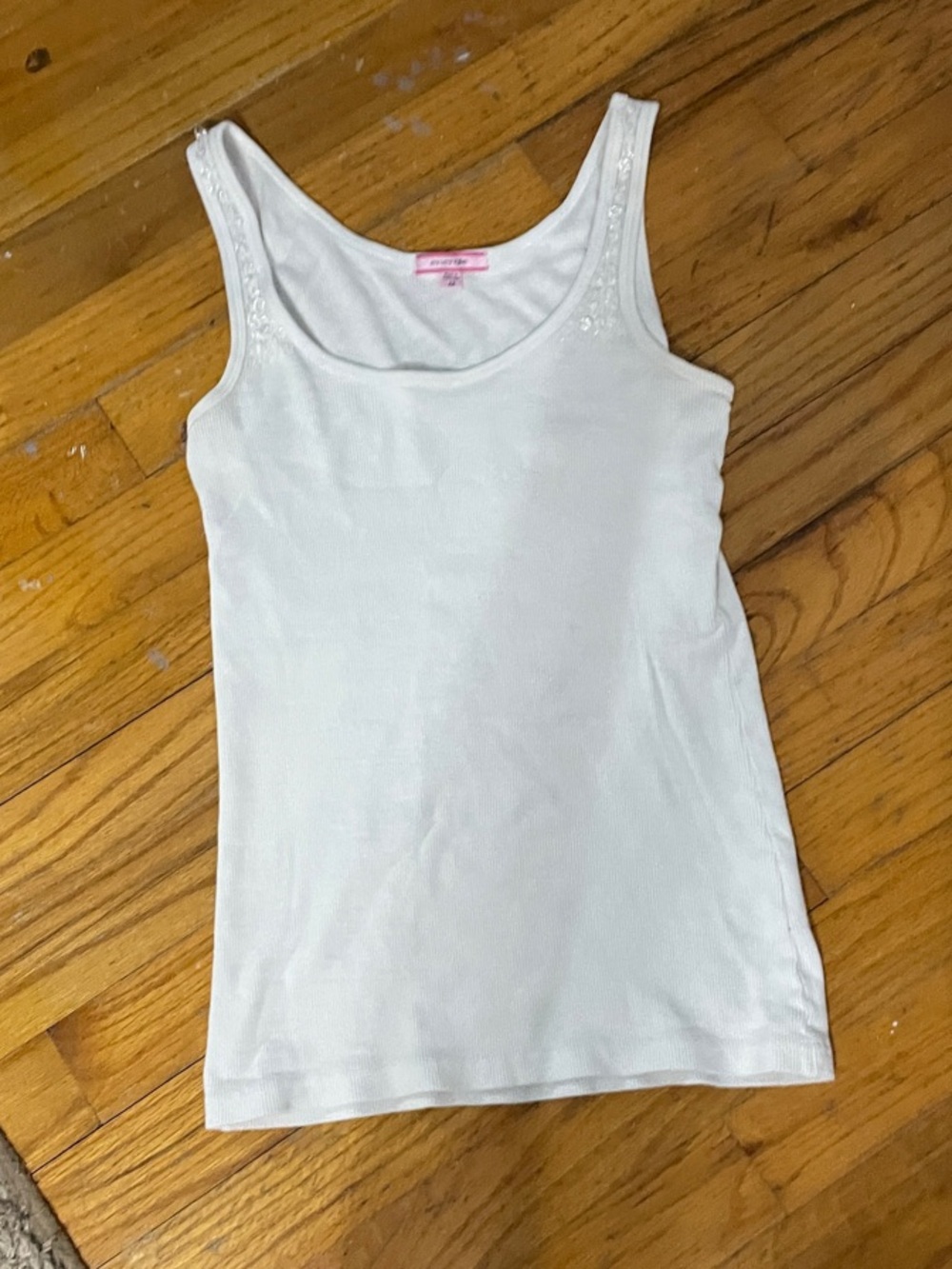 Thrifted Women's Beaded White Sleeveless Scoop Neck Tank Top